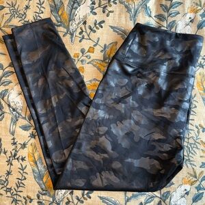 Simply Vera by Vera Wang Size Large Faux Leather Leggings